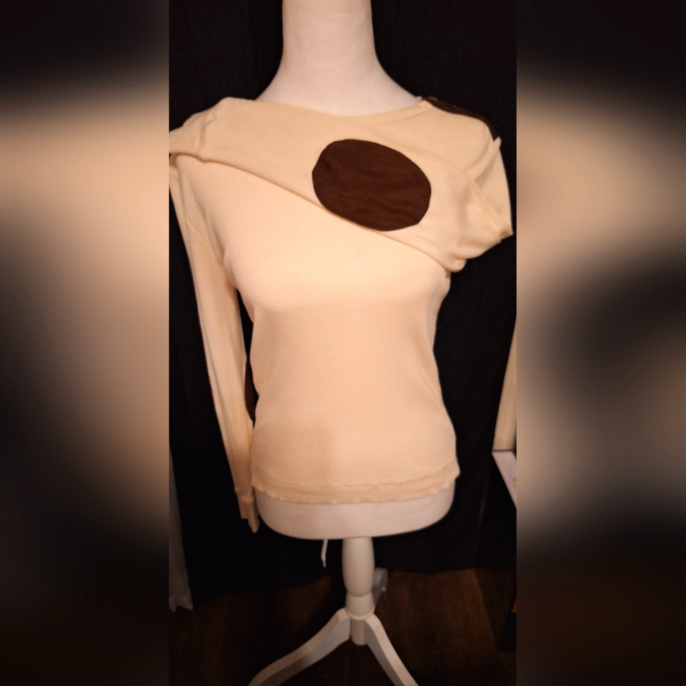 RALPH LAUREN SUEDE ELBOW PATCH SLEEVES AND ZIPPER SHOULDER ACCENT.